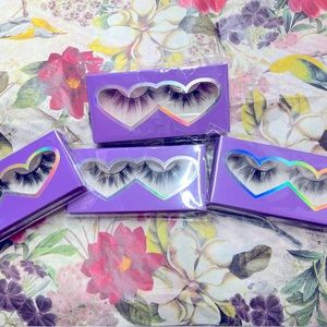 Black falsies lashes,, all different mix glamour sizes.. from the Lash Goddess